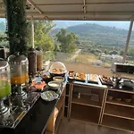 Hotel Vogue's Boutique Wlora