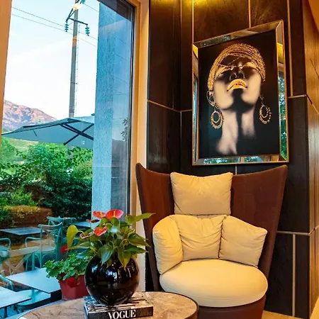 Hotel Vogue's Boutique