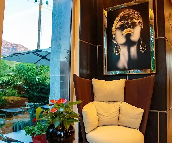 Hotel Vogue's Boutique