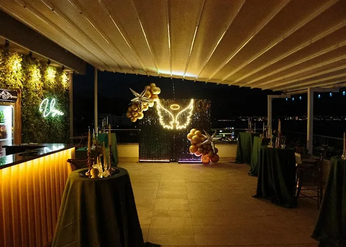 Vogue's Boutique Vlore